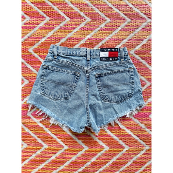 💙Vintage Tommy Hilfiger Jean Shorts💙 - Picture 2 of 3